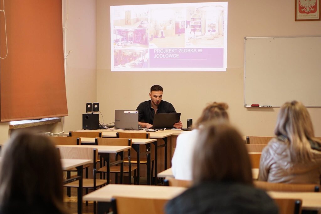 Inspirujące spotkania z przyszłością - Dzień Otwarty i Targi Edukacyjne 54