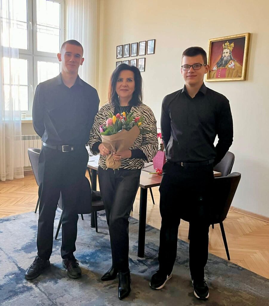 Dzień Kobiet w naszej szkole - miła niespodzianka od Samorządu Uczniowskiego. 21