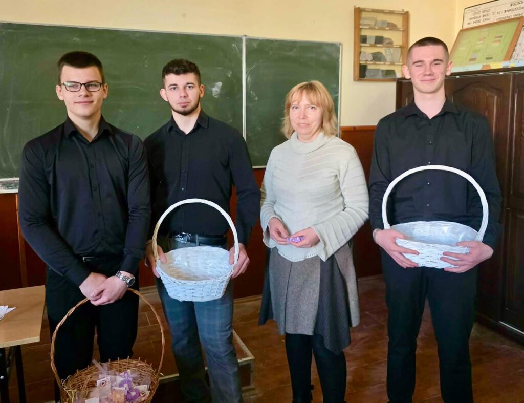 Dzień Kobiet w naszej szkole - miła niespodzianka od Samorządu Uczniowskiego. 19