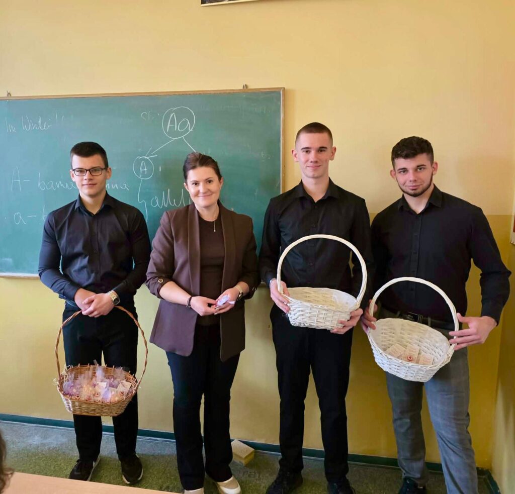 Dzień Kobiet w naszej szkole - miła niespodzianka od Samorządu Uczniowskiego. 1