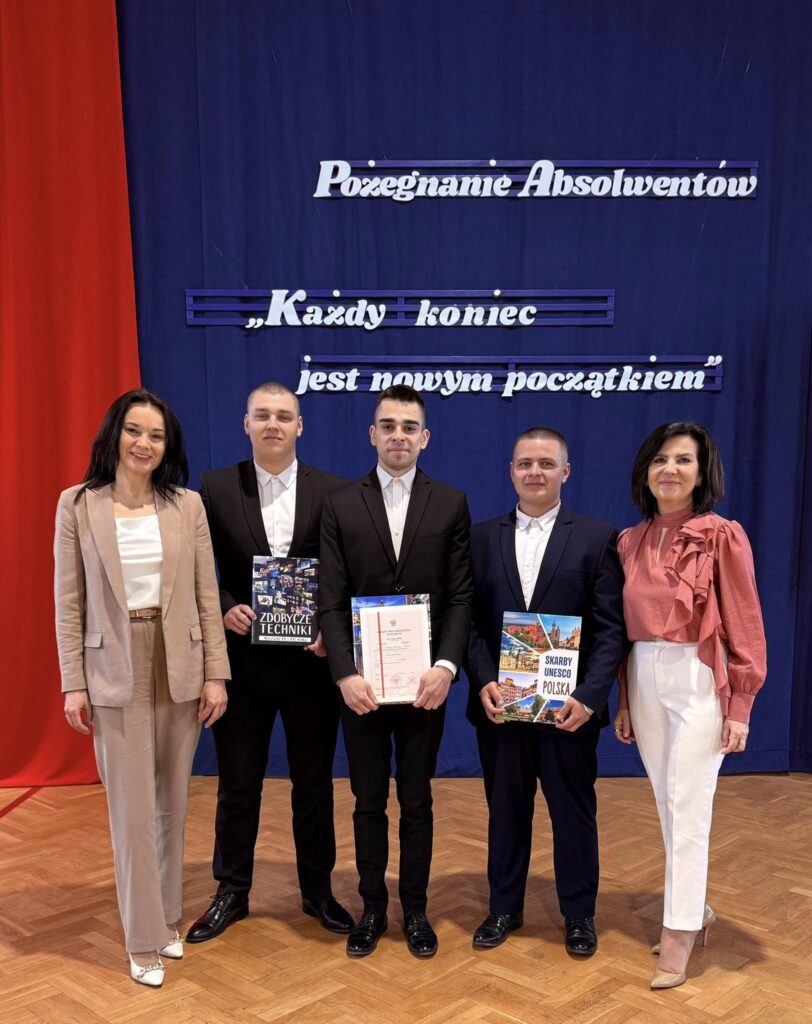 „Każdy koniec jest nowym początkiem” - uroczyste pożegnanie absolwentów 2026 12
