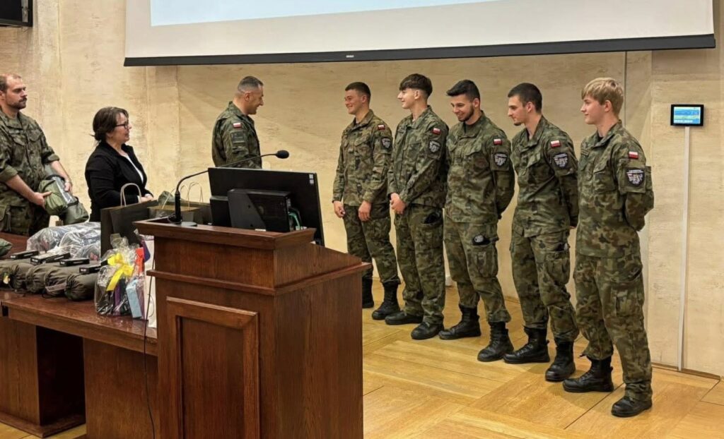 OGROMNY SUKCES NASZYCH UCZNIÓW NA II WOJEWÓDZKICH ZAWODACH KLAS MUNDUROWYCH 1