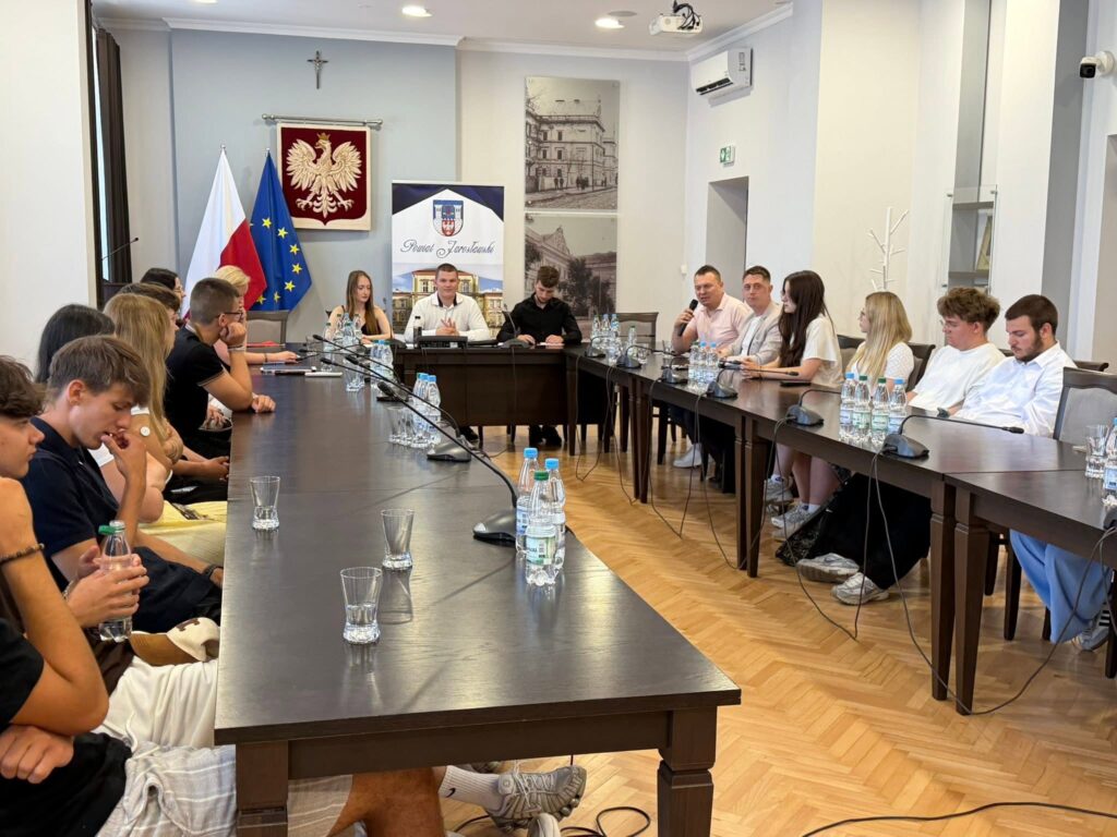 Młodzi Liderzy Powiatu Jarosławskiego na spotkaniu z przedsiębiorcami 1