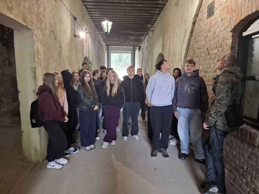 Integracja z historią w tle – pierwszoklasiści na fortach Twierdzy Przemyśl 3