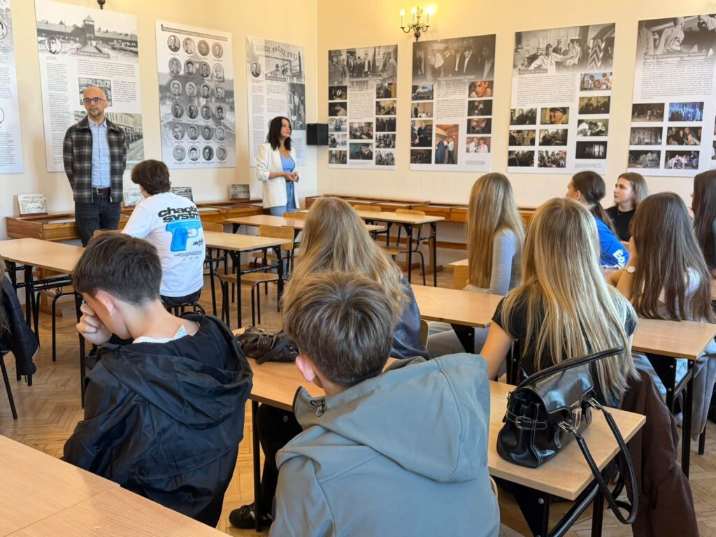 Integracja z historią w tle – pierwszoklasiści na fortach Twierdzy Przemyśl 25 Integracja z historią w tle – pierwszoklasiści na fortach Twierdzy Przemyśl 25