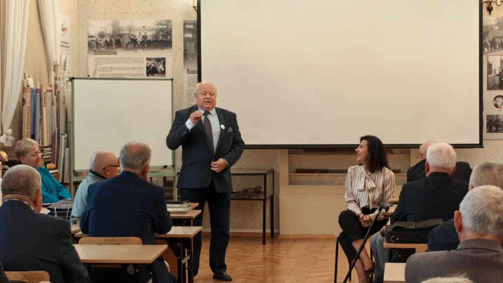 Powrót do szkolnych lat - spotkanie absolwentów Technikum Budowlanego 7