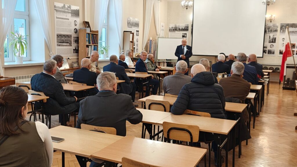 Powrót do szkolnych lat - spotkanie absolwentów Technikum Budowlanego 9